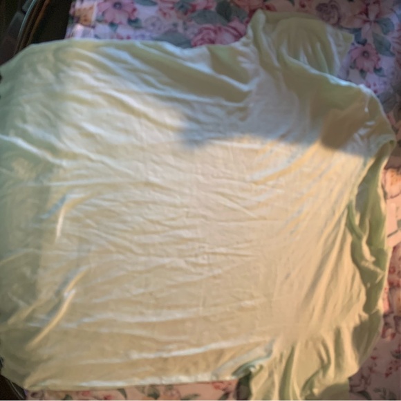 MTV White Graphic T-Shirt Size Medium - Picture 5 of 7